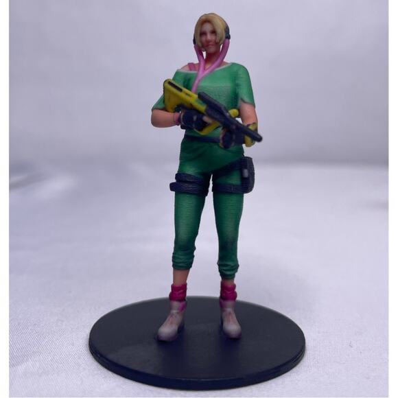 Rainbow Six Siege IQ Elite Figure w/ AUG A2 Yellow Rifle - Ubisoft Collectible - Picture 6 of 10